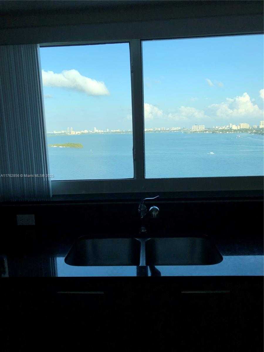 Small Image of 1800 NORTH BAYSHORE DR #1901, Miami Number 7
