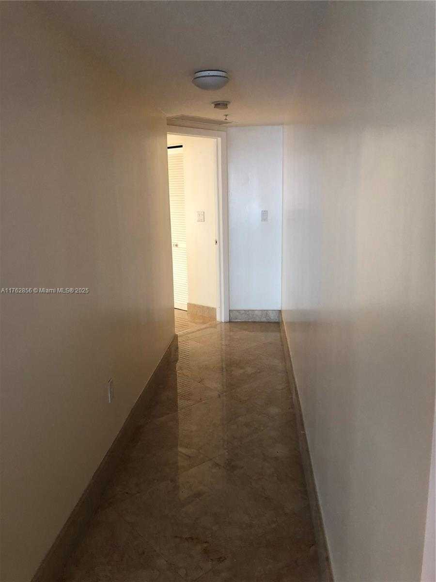 Small Image of 1800 NORTH BAYSHORE DR #1901, Miami Number 8