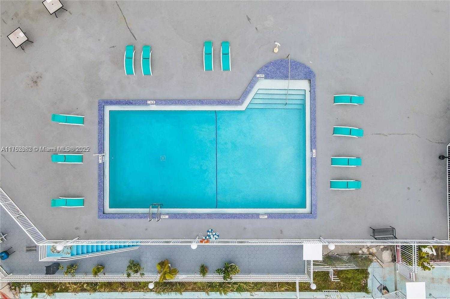 Small Image of 7904 WEST DR #417, North Bay Village Number 17