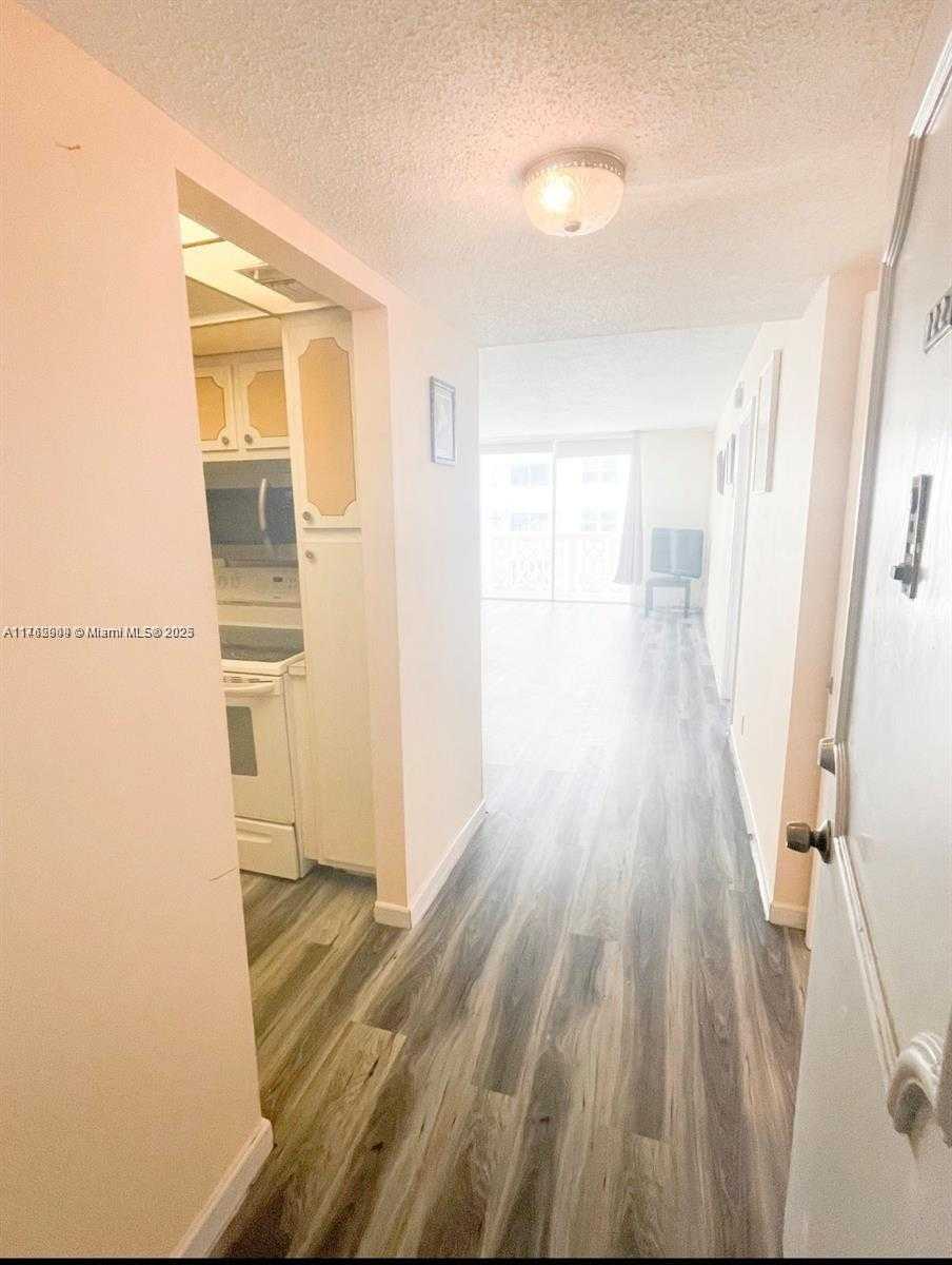 Small Image of 1817 SOUTH OCEAN DR #922, Hallandale Beach Number 13