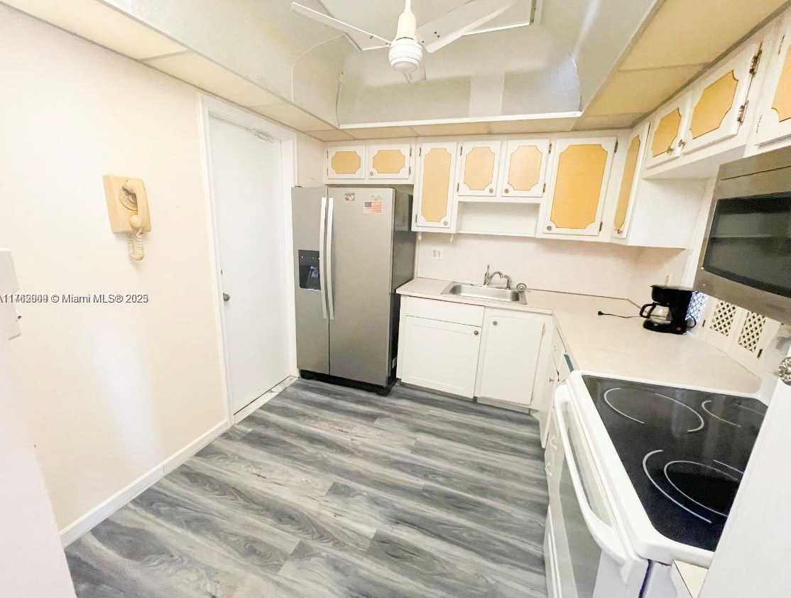 Small Image of 1817 SOUTH OCEAN DR #922, Hallandale Beach Number 8