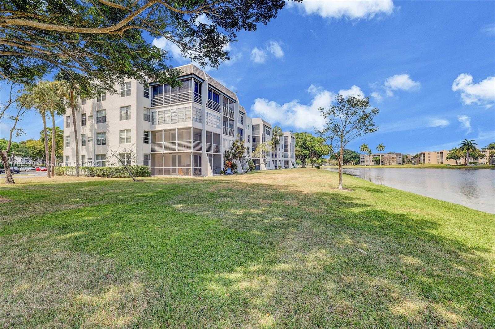 Small Image of 9440 POINCIANA PL #416, Davie Number 23