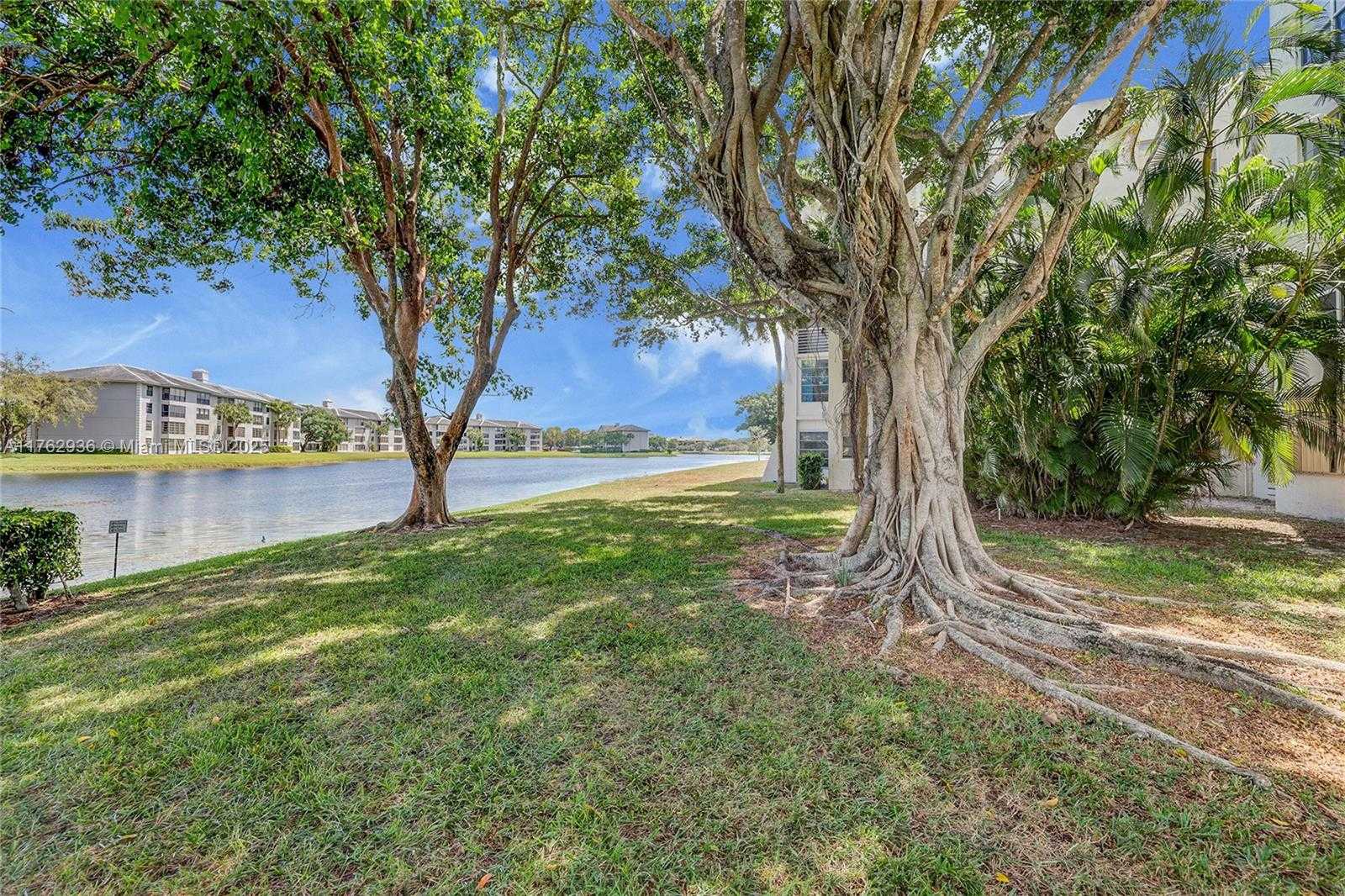 Small Image of 9440 POINCIANA PL #416, Davie Number 24