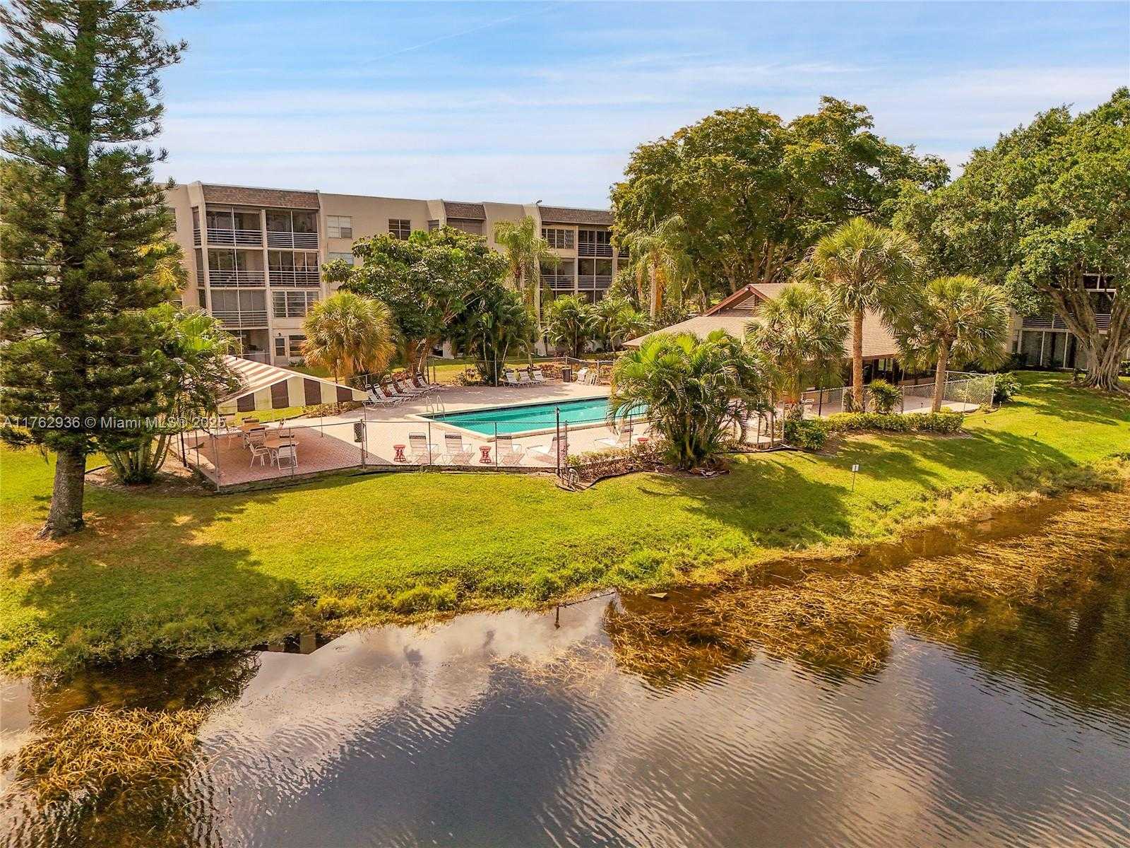 Small Image of 9440 POINCIANA PL #416, Davie Number 29