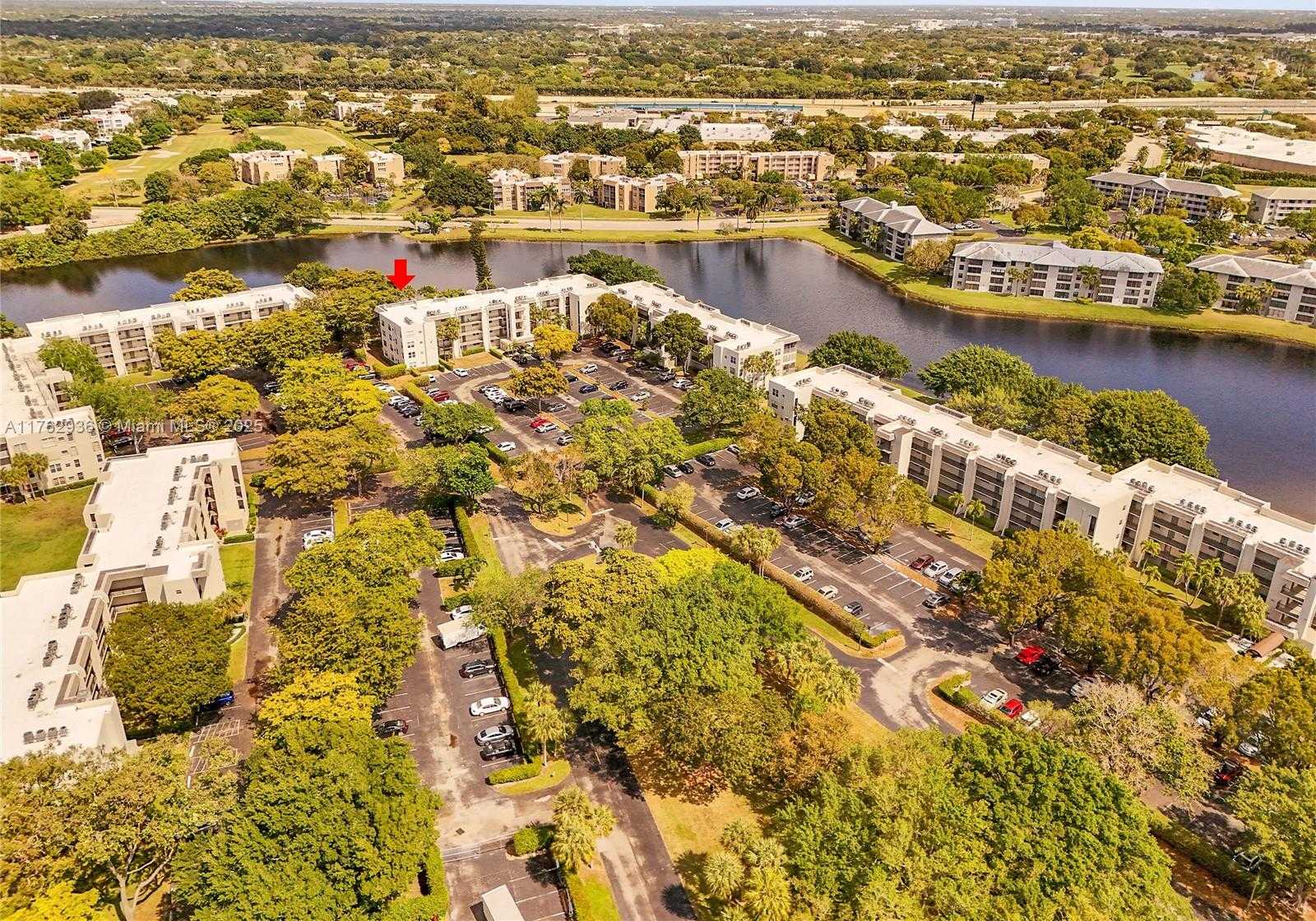Small Image of 9440 POINCIANA PL #416, Davie Number 35
