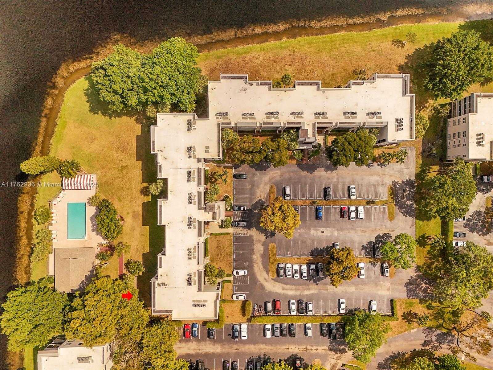 Small Image of 9440 POINCIANA PL #416, Davie Number 36