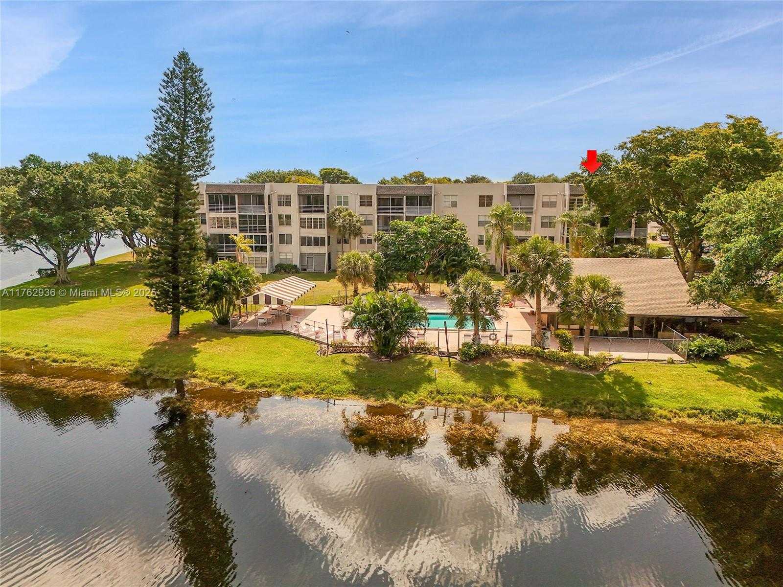 Small Image of 9440 POINCIANA PL #416, Davie Number 37