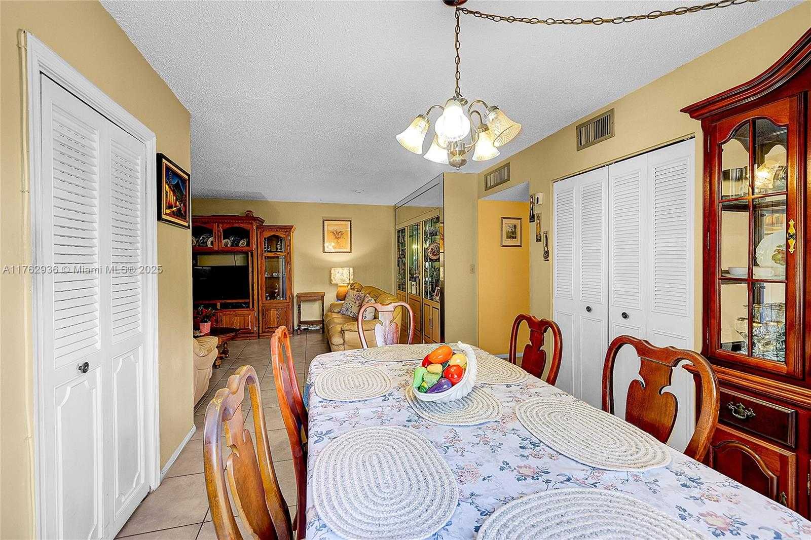 Small Image of 9440 POINCIANA PL #416, Davie Number 7