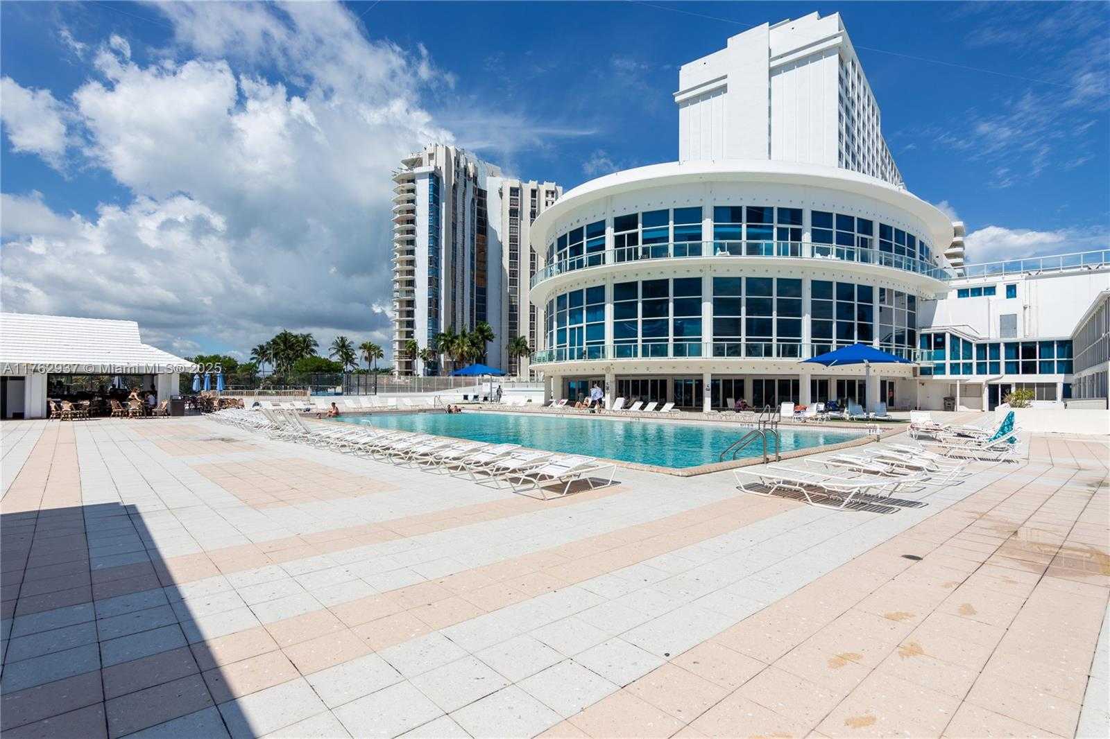 Small Image of 5445 COLLINS AVE #B7, Miami Beach Number 10