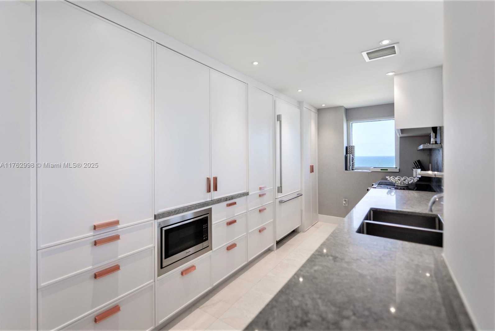 Small Image of 10275 COLLINS AVE #1110, Bal Harbour Number 12
