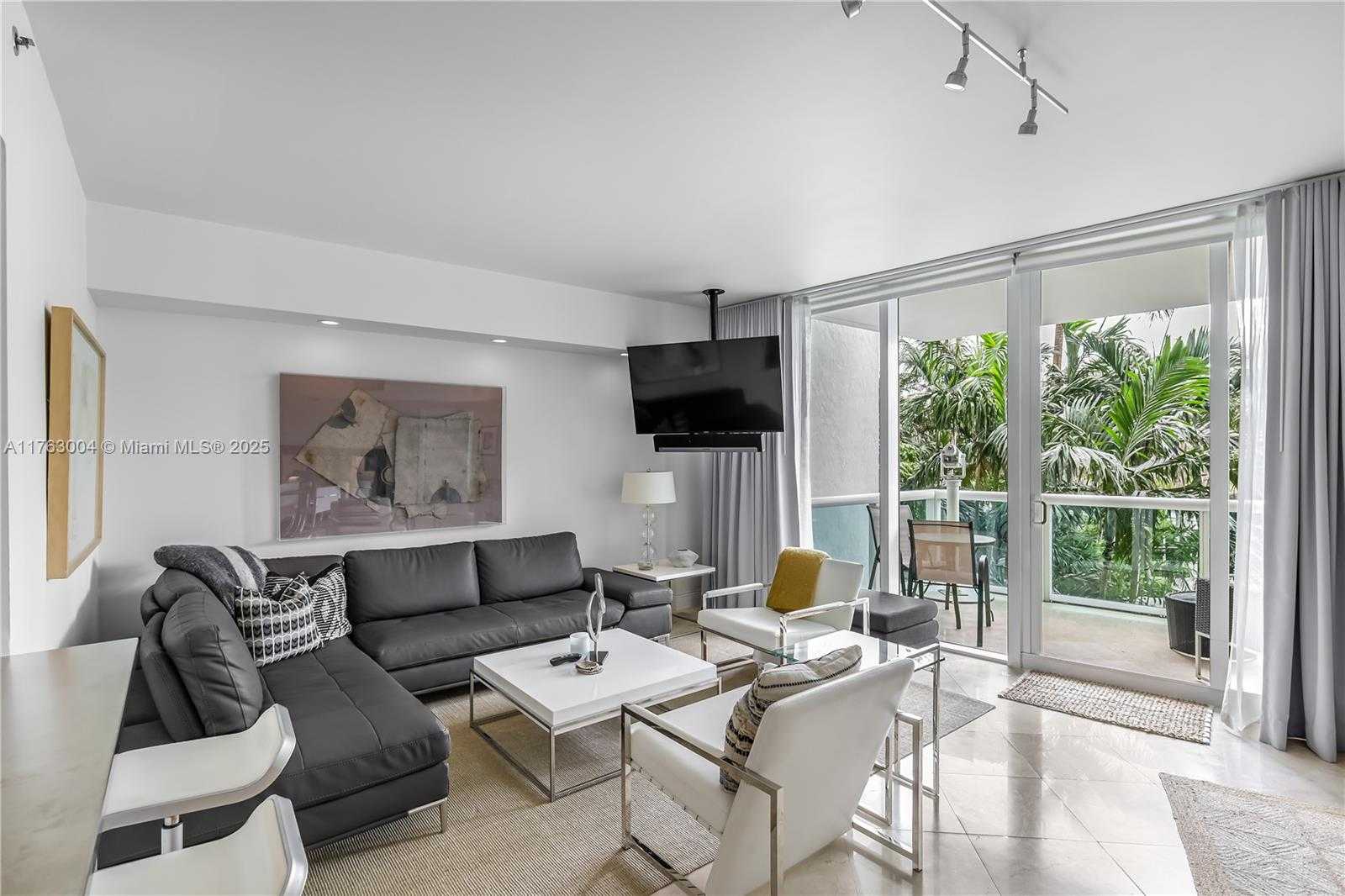 Small Image of 1000 SOUTH POINTE DR #506, Miami Beach Number 2
