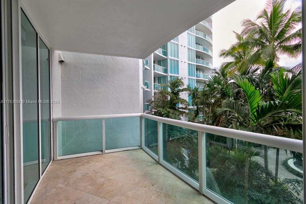 Small Image of 1000 SOUTH POINTE DR #506, Miami Beach Number 20