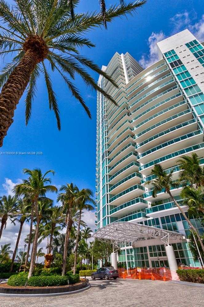 Small Image of 1000 SOUTH POINTE DR #506, Miami Beach Number 23
