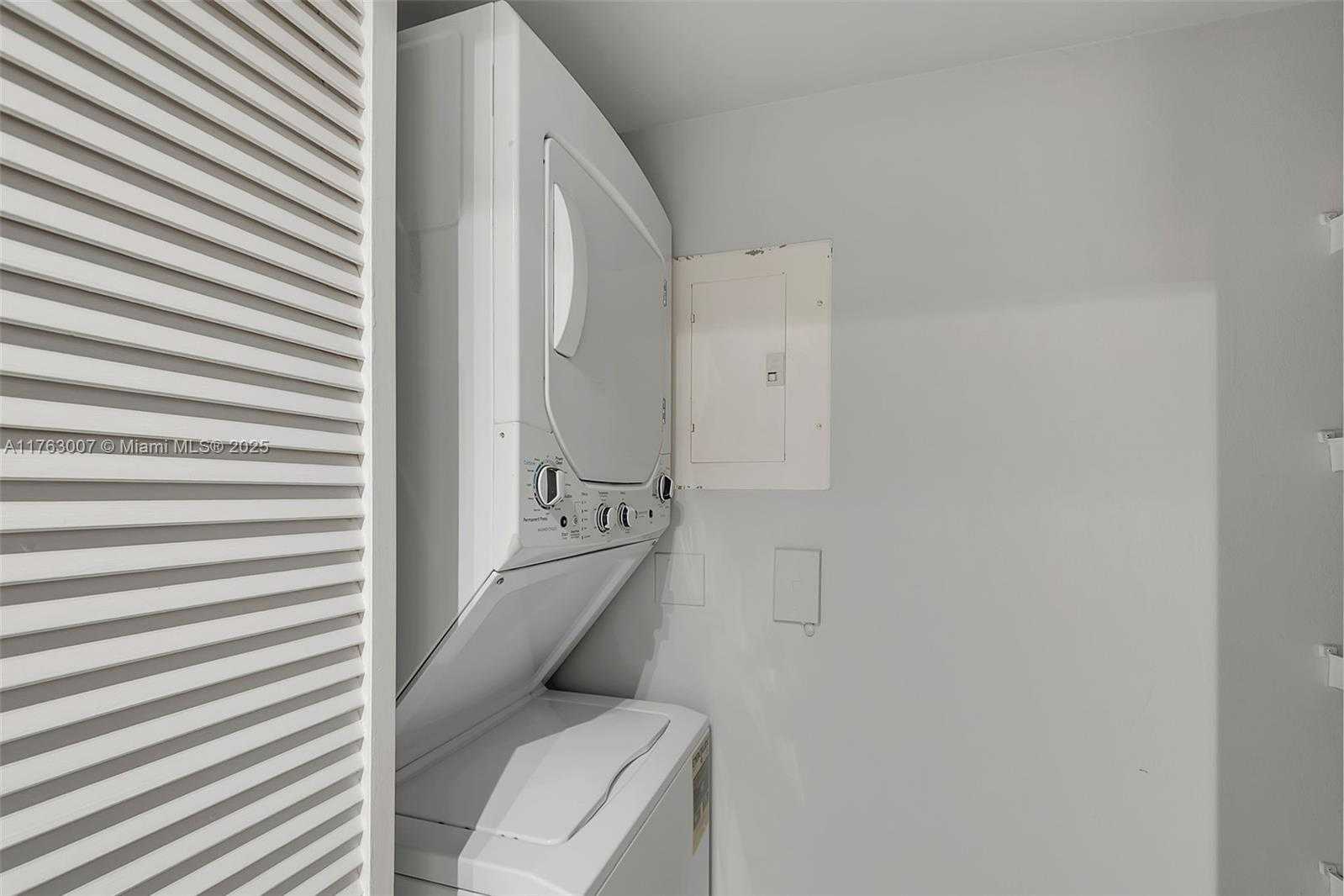 Small Image of 90 ALTON RD #1405, Miami Beach Number 19