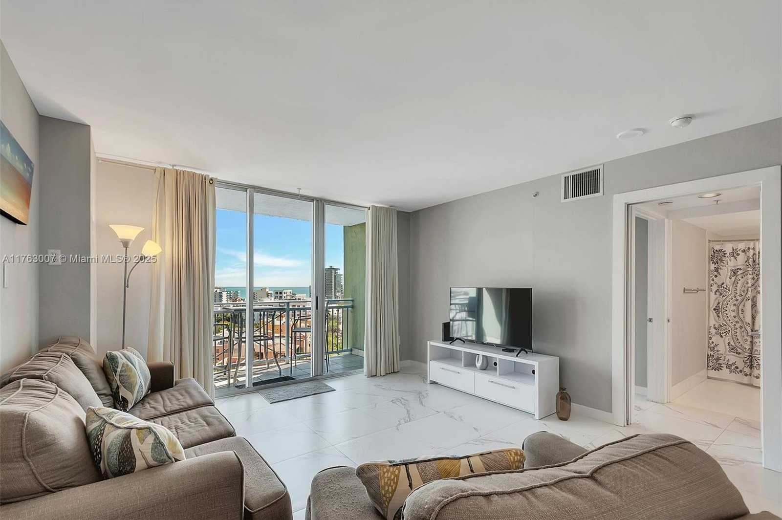 Small Image of 90 ALTON RD #1405, Miami Beach Number 3