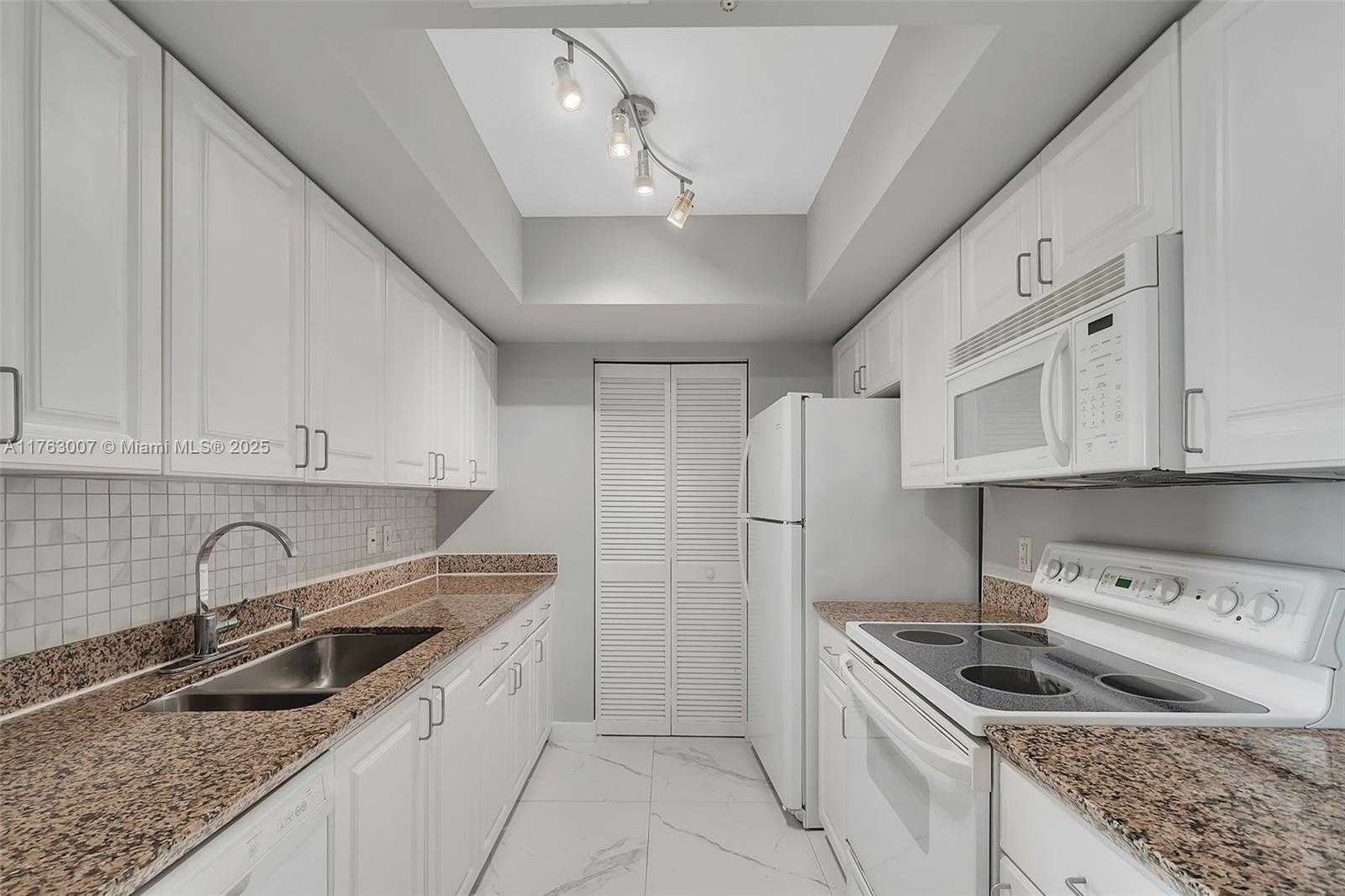 Small Image of 90 ALTON RD #1405, Miami Beach Number 5