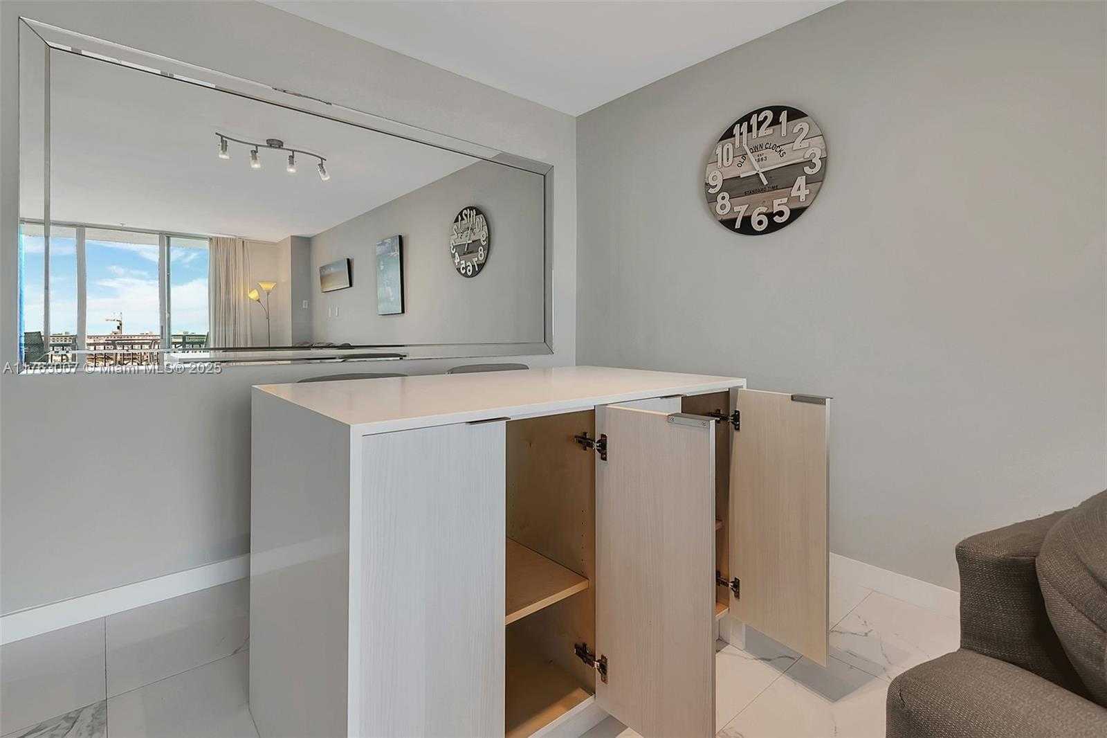 Small Image of 90 ALTON RD #1405, Miami Beach Number 9