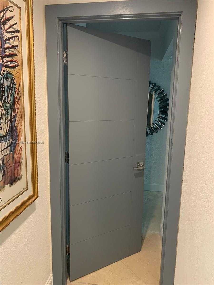 Small Image of 19380 #304, Sunny Isles Beach Number 10