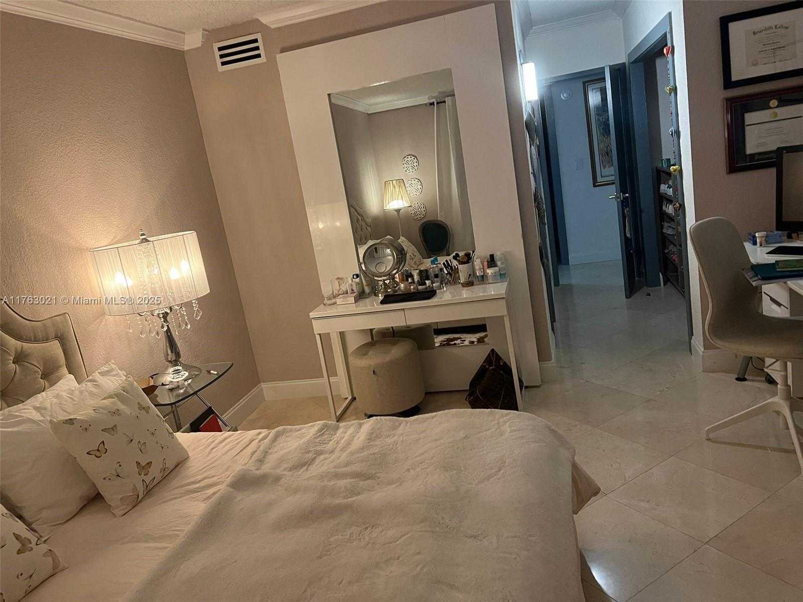 Small Image of 19380 #304, Sunny Isles Beach Number 11