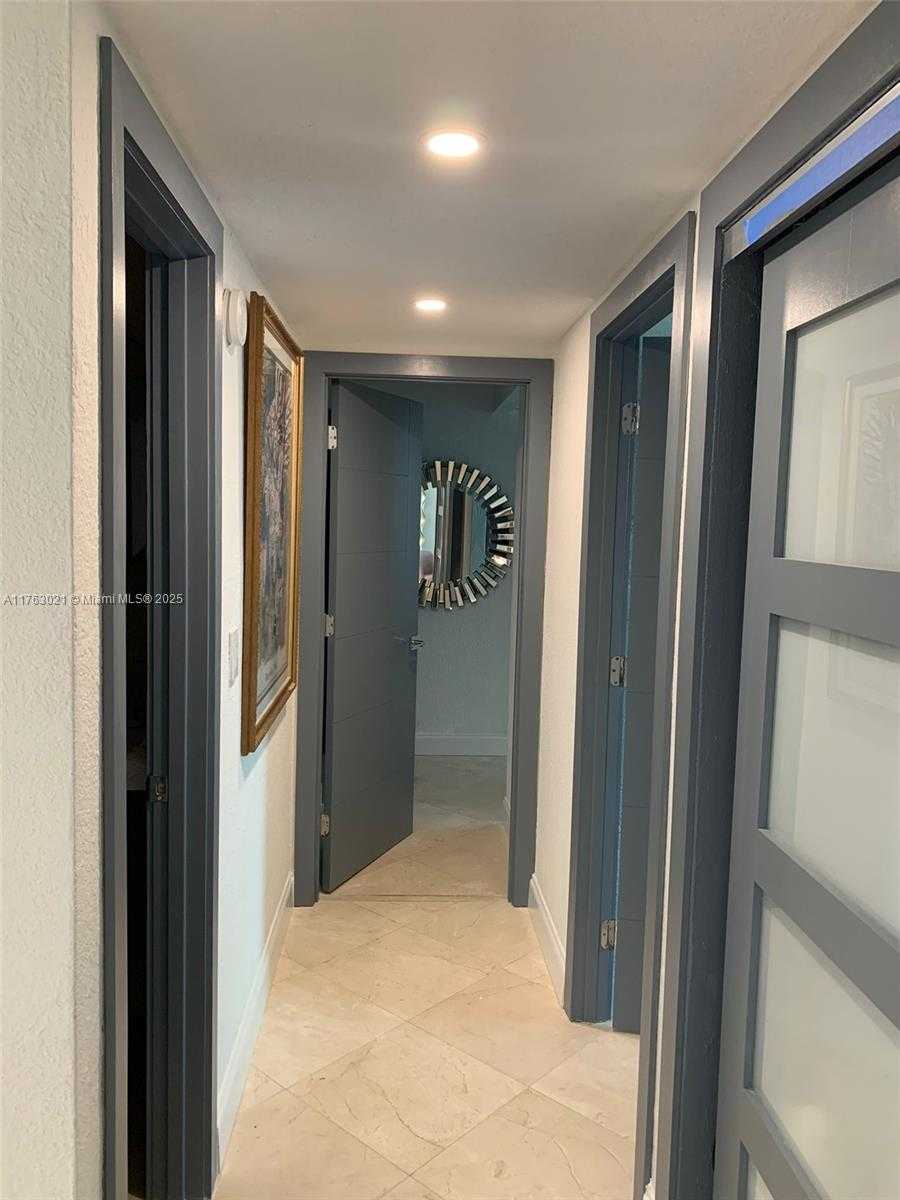 Small Image of 19380 #304, Sunny Isles Beach Number 8