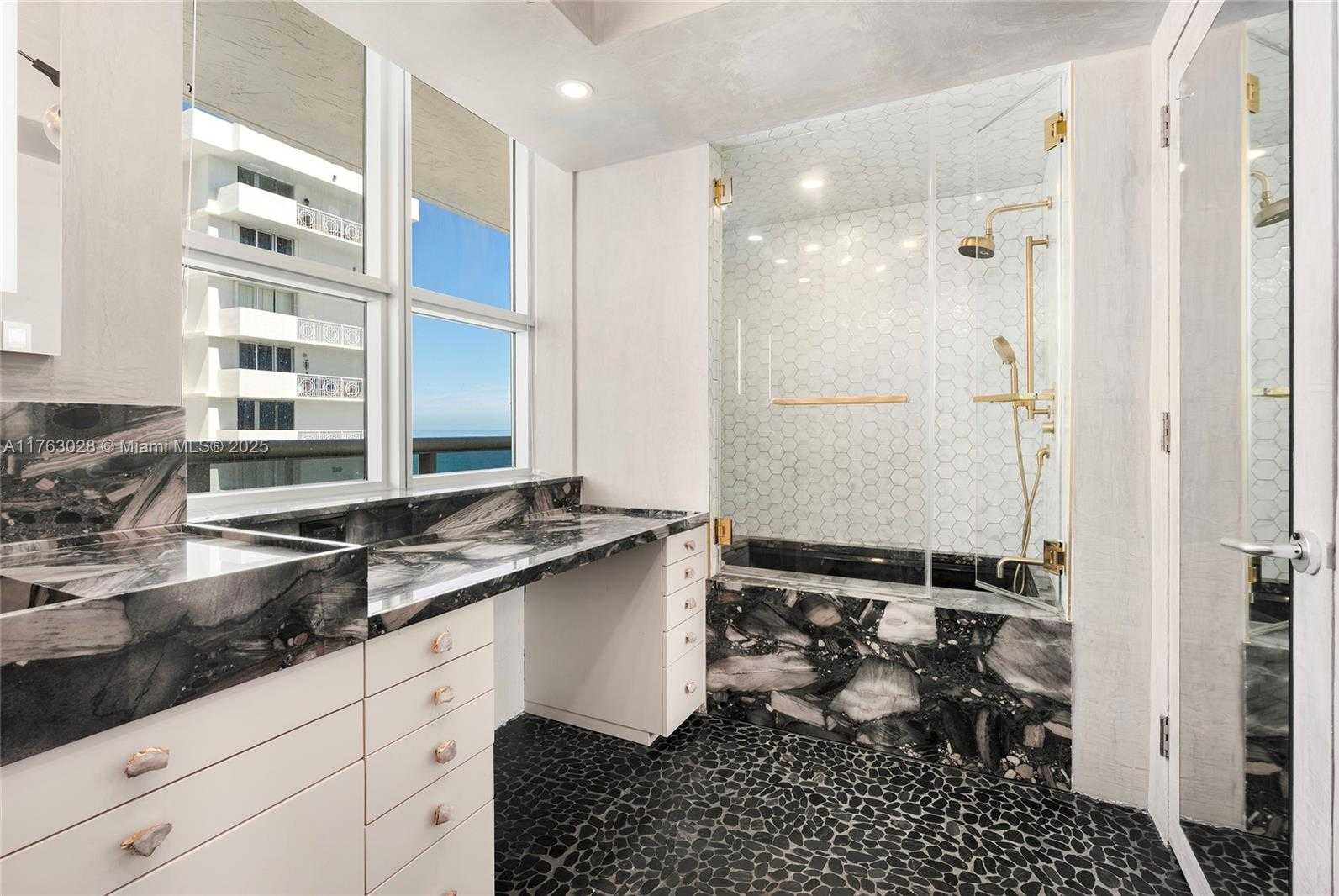 Small Image of 5801 COLLINS AVE #1200, Miami Beach Number 22