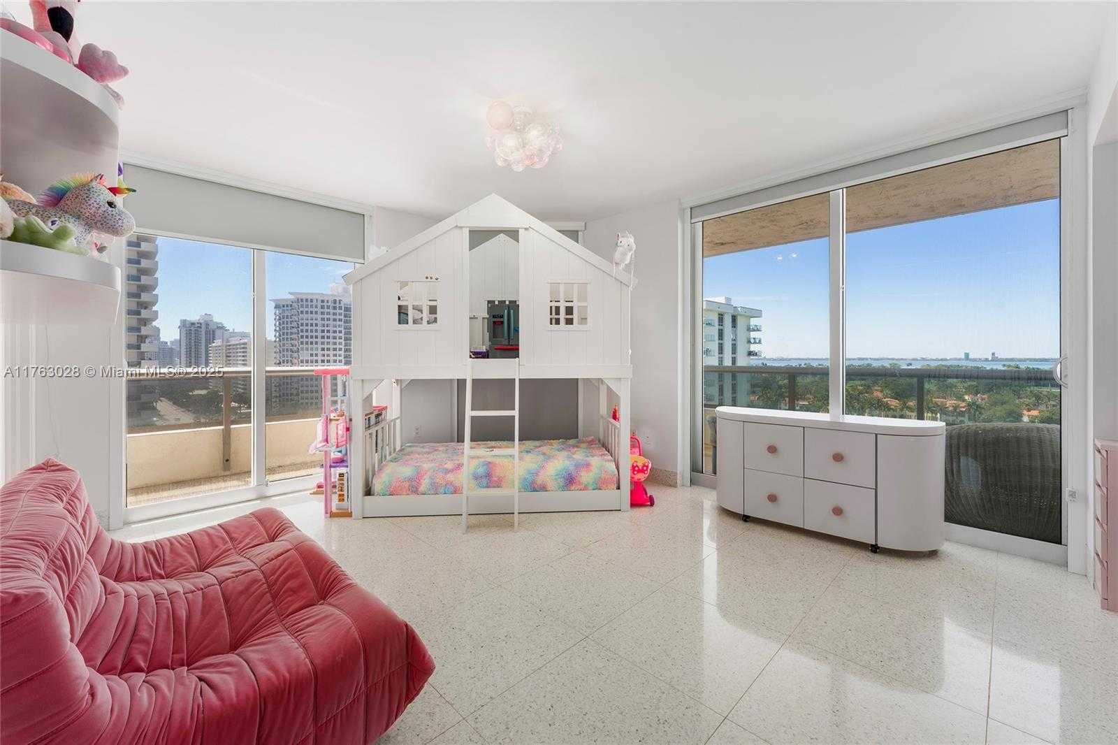 Small Image of 5801 COLLINS AVE #1200, Miami Beach Number 31
