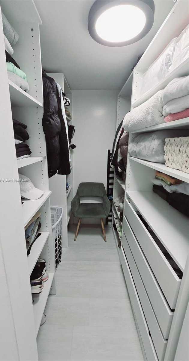 Small Image of 2821 NORTH MIAMI BEACH BLVD #4F, North Miami Beach Number 11