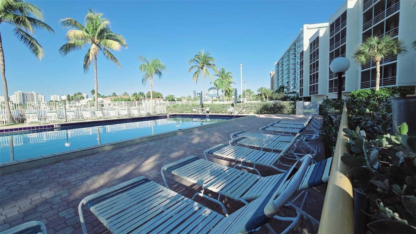 Small Image of 2821 NORTH MIAMI BEACH BLVD #4F, North Miami Beach Number 39
