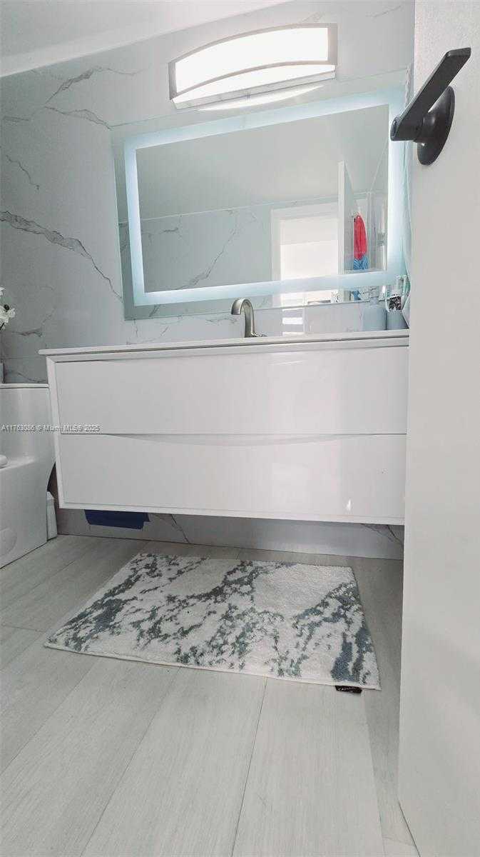 Small Image of 2821 NORTH MIAMI BEACH BLVD #4F, North Miami Beach Number 5