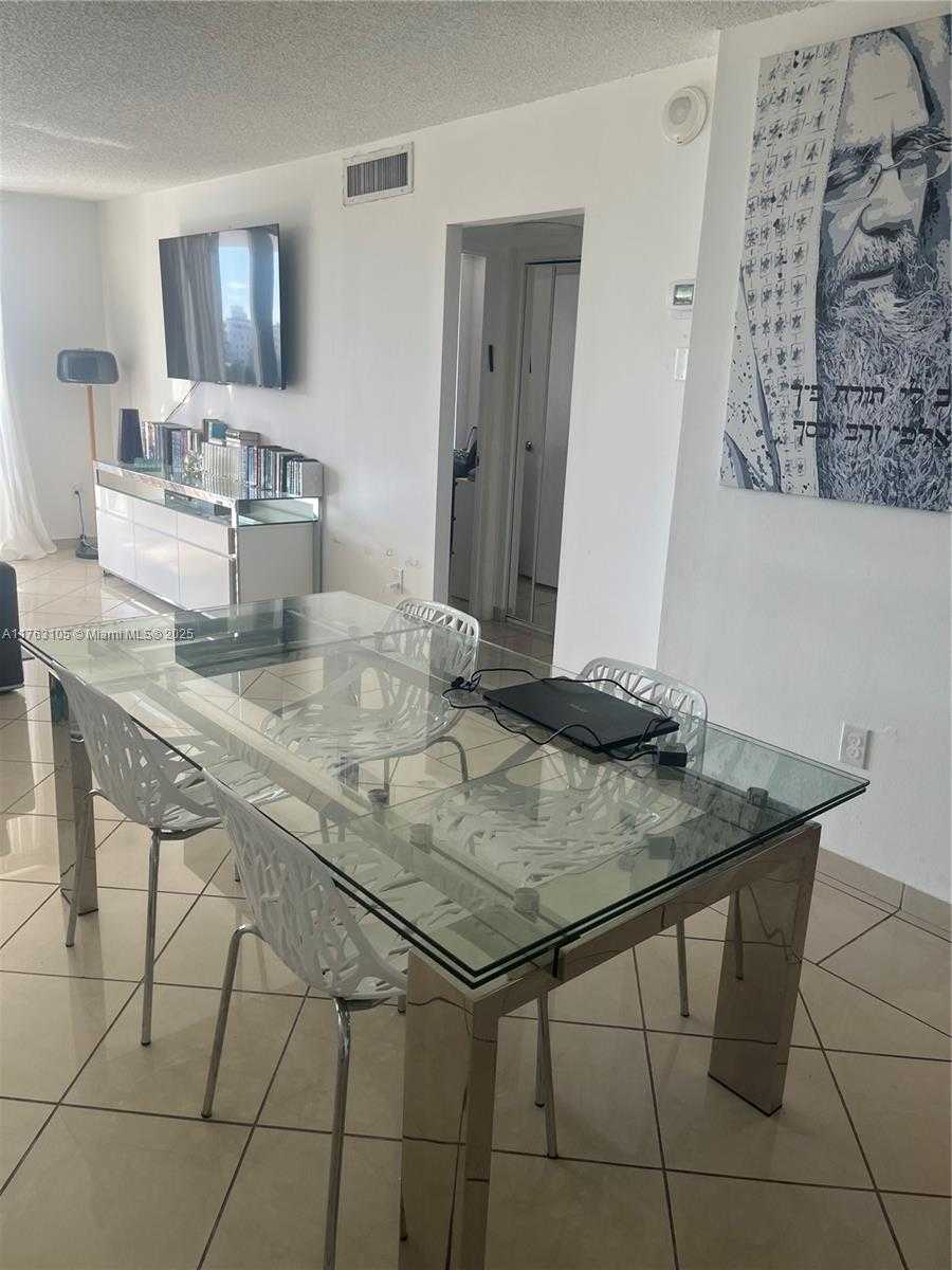 Small Image of 4101 PINE TREE DR #616, Miami Beach Number 9