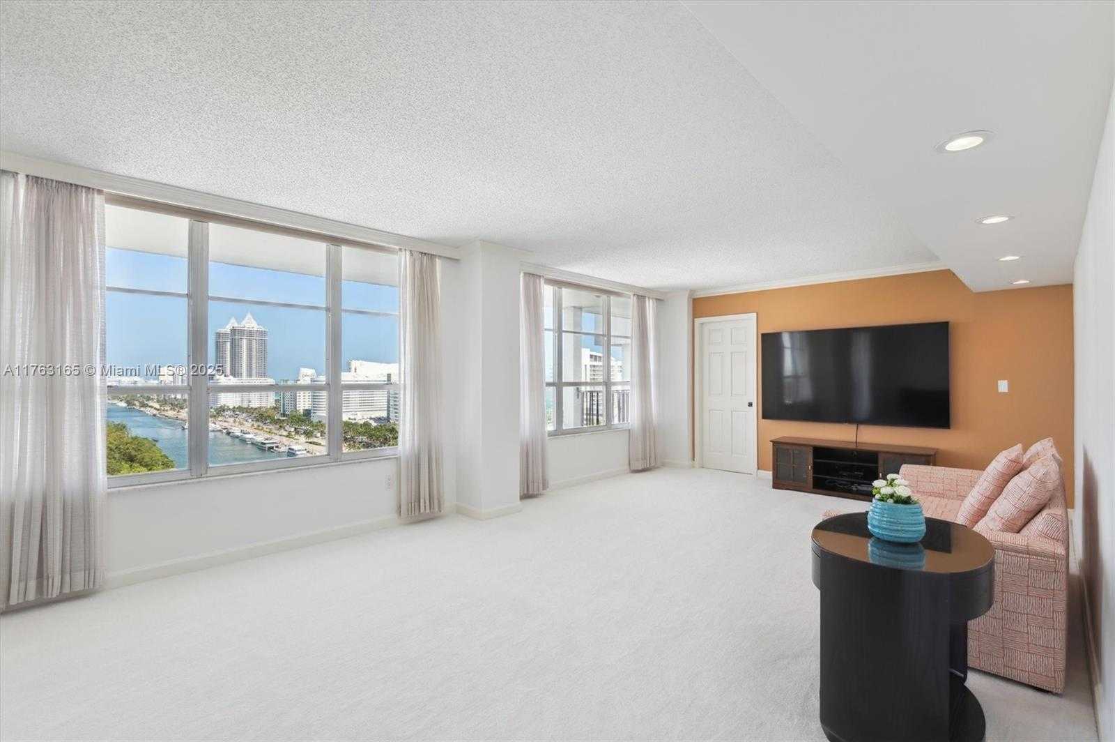Small Image of 4101 PINE TREE DR #1812, Miami Beach Number 10
