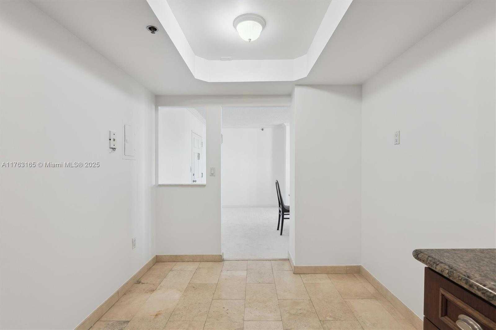 Small Image of 4101 PINE TREE DR #1812, Miami Beach Number 25