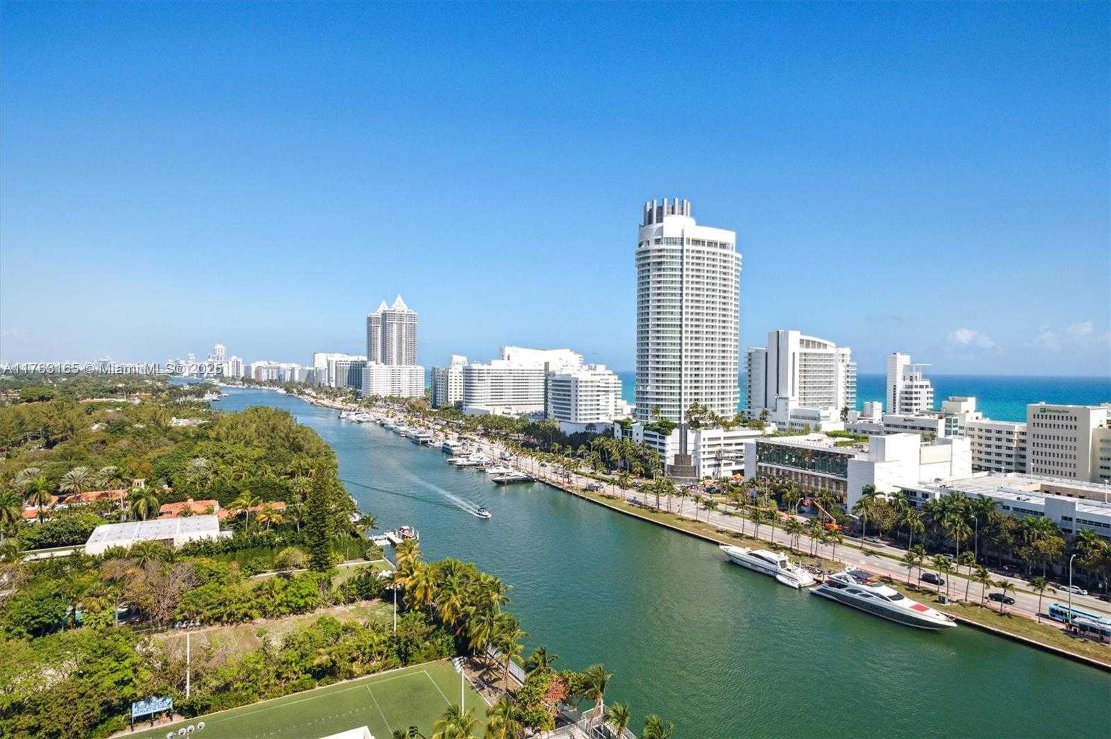 Small Image of 4101 PINE TREE DR #1812, Miami Beach Number 5