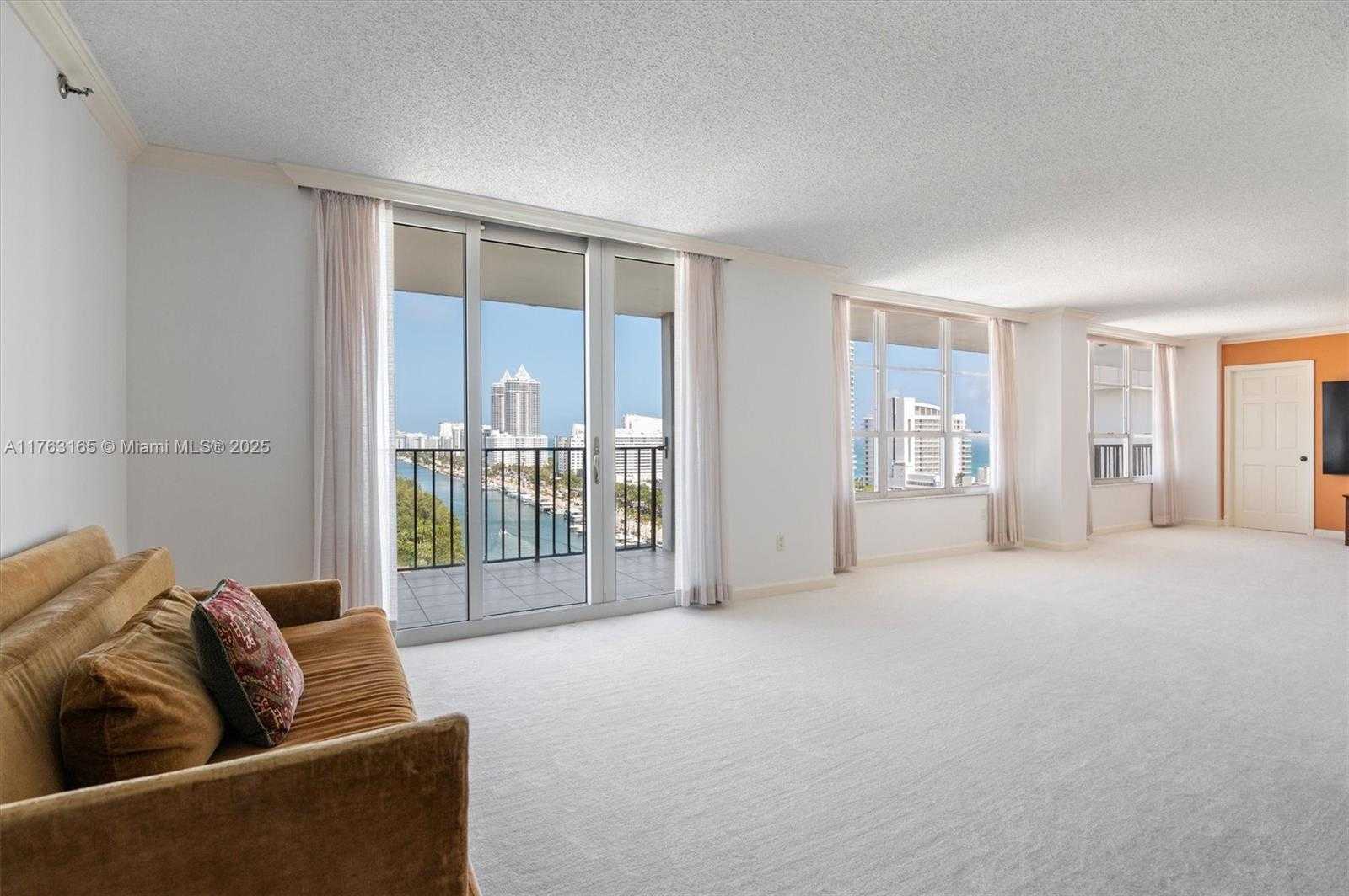Small Image of 4101 PINE TREE DR #1812, Miami Beach Number 7