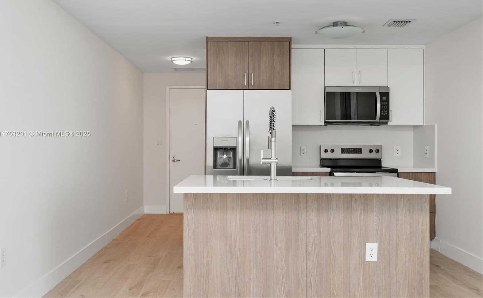 Small Image of 1900 NORTH BAYSHORE DR #1503, Miami Number 10