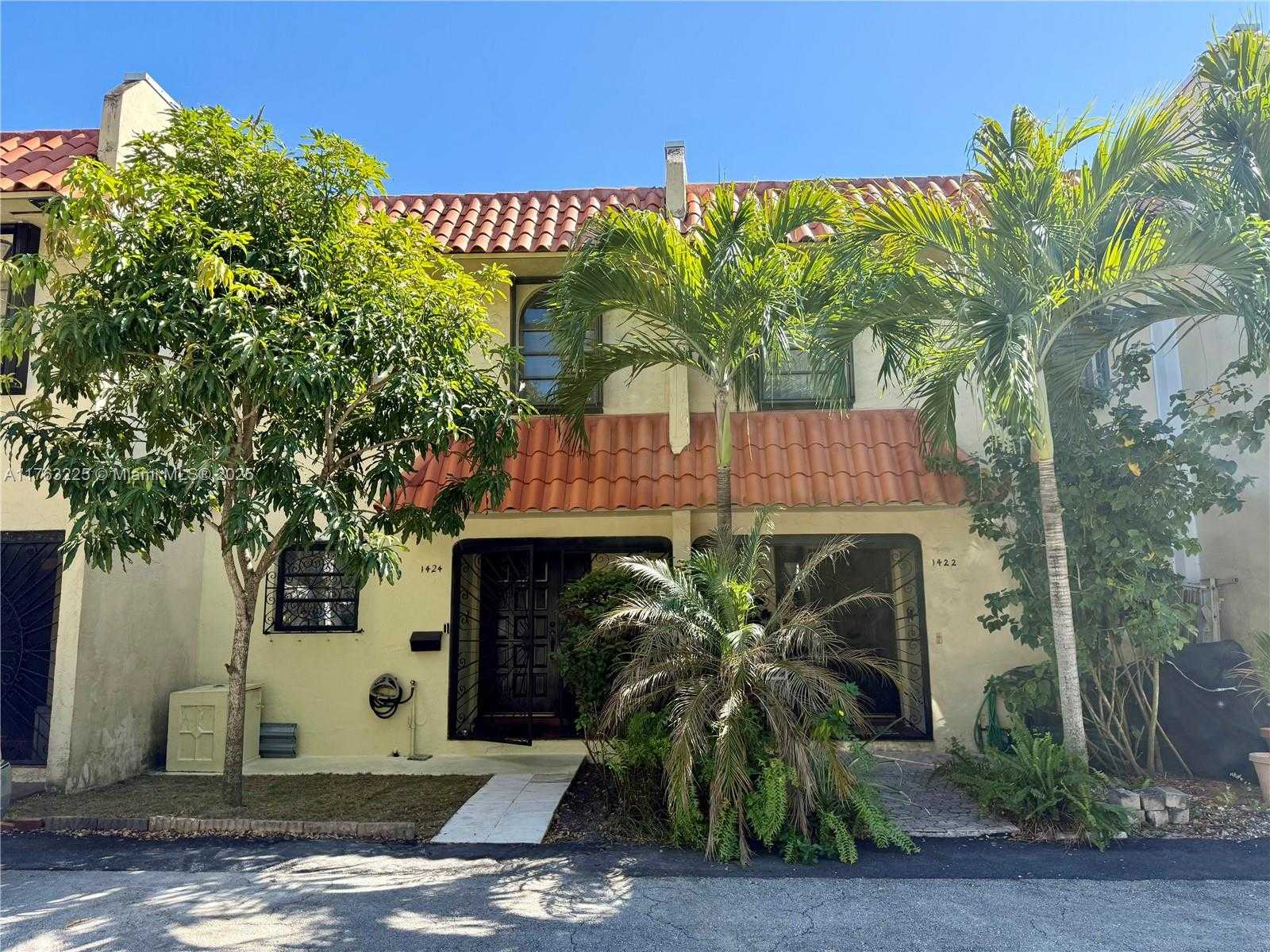 Small Image of 1424 NORTH EAST 105TH ST #D10, Miami Shores Number 2