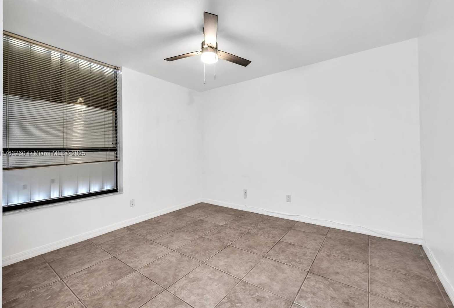 Small Image of 5762 FOX HOLLOW DR #C, Boca Raton Number 23