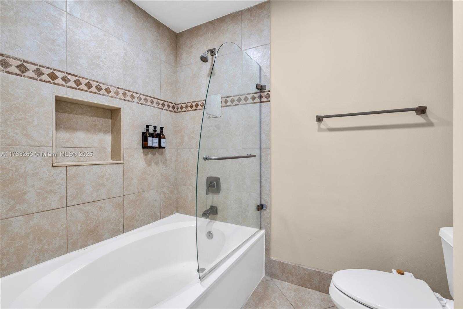 Small Image of 5762 FOX HOLLOW DR #C, Boca Raton Number 28