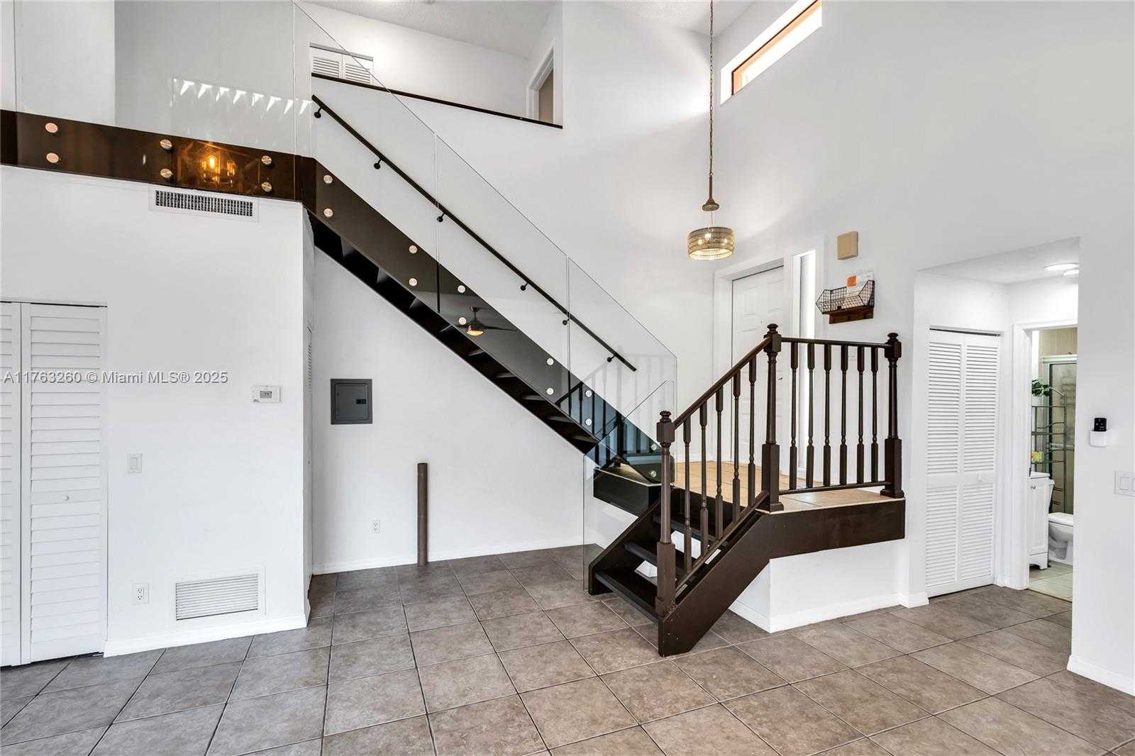 Small Image of 5762 FOX HOLLOW DR #C, Boca Raton Number 3
