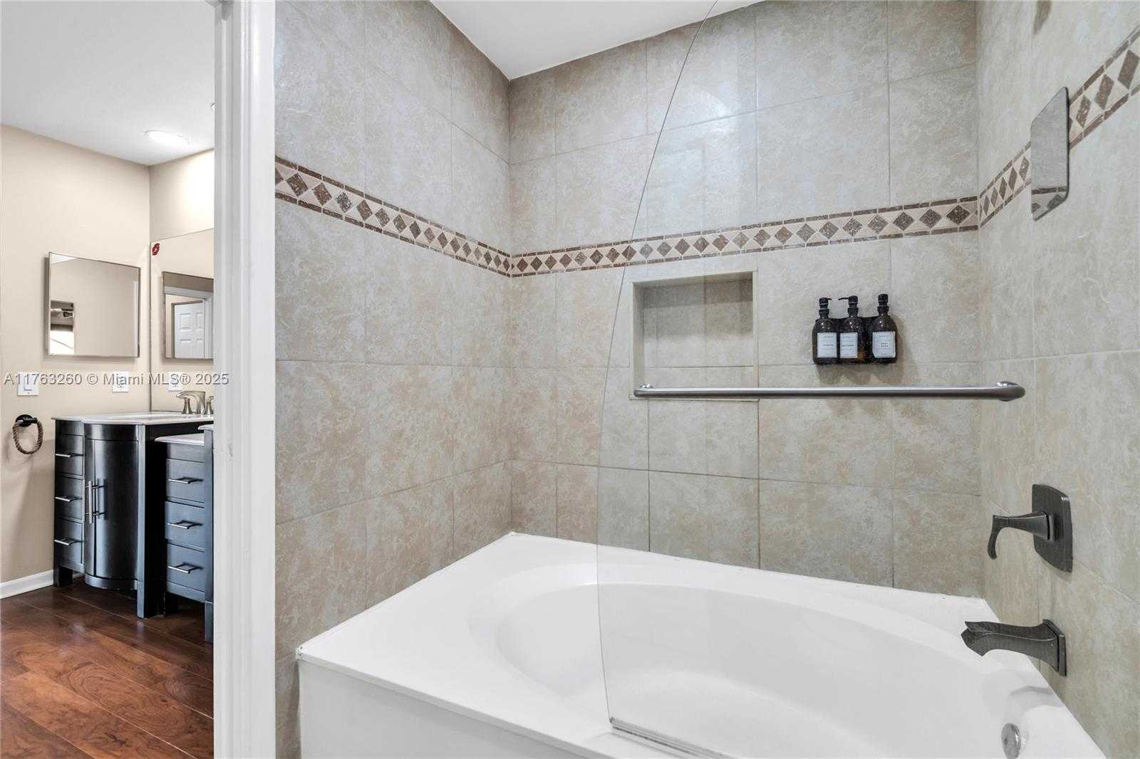 Small Image of 5762 FOX HOLLOW DR #C, Boca Raton Number 32