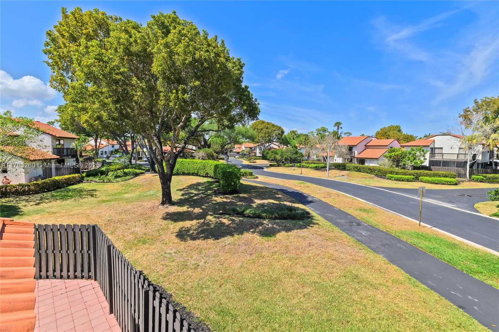 Small Image of 5762 FOX HOLLOW DR #C, Boca Raton Number 38