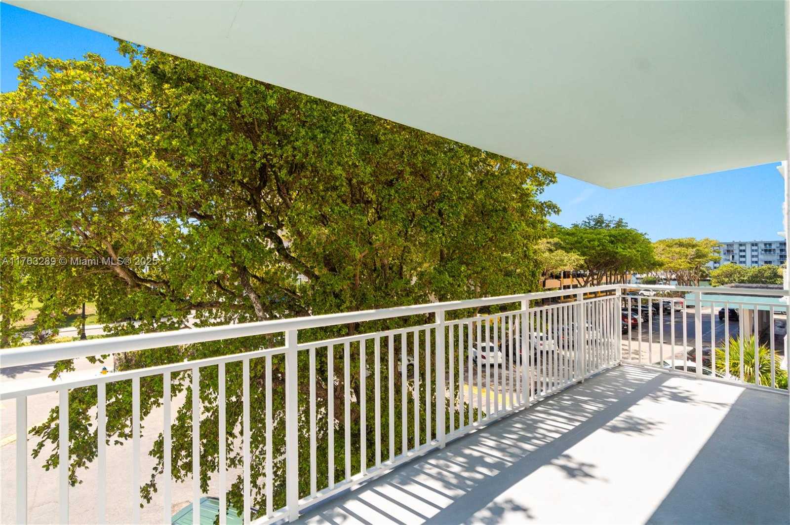 Small Image of 301 174TH ST #312, Sunny Isles Beach Number 26