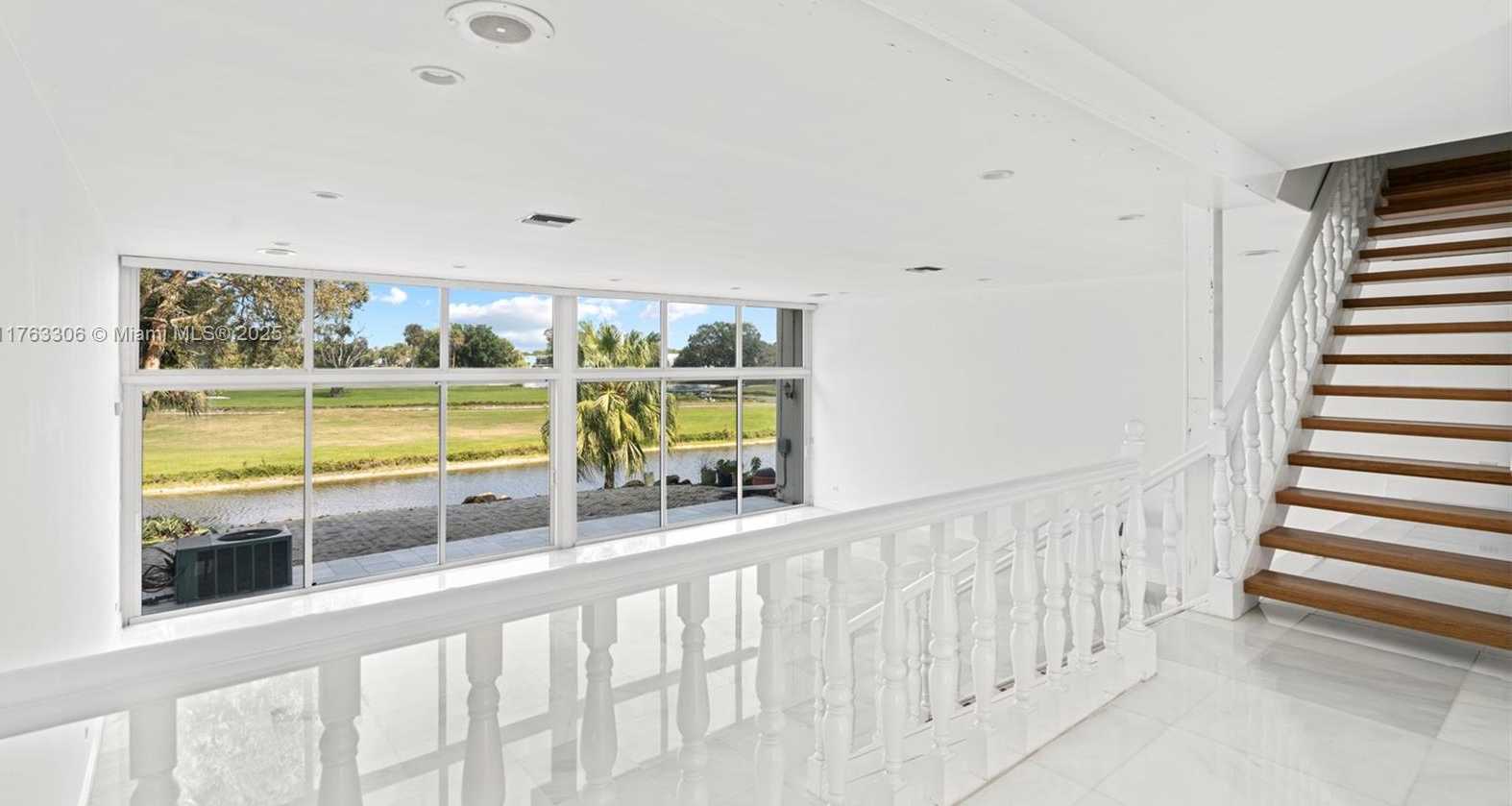Small Image of 6795 BROOKLINE DR, Hialeah Number 13