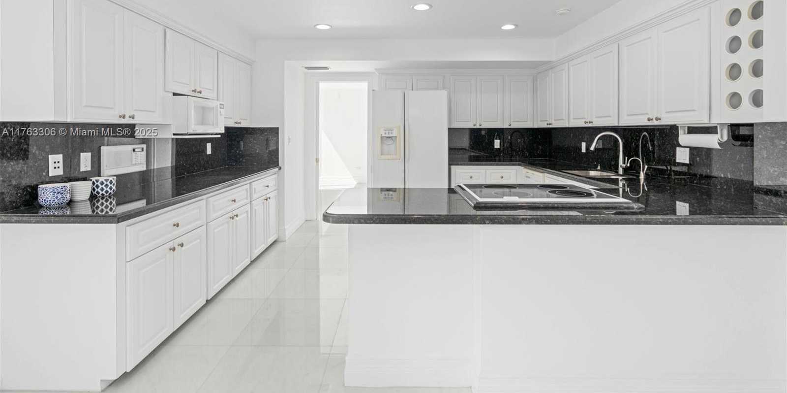 Small Image of 6795 BROOKLINE DR, Hialeah Number 18