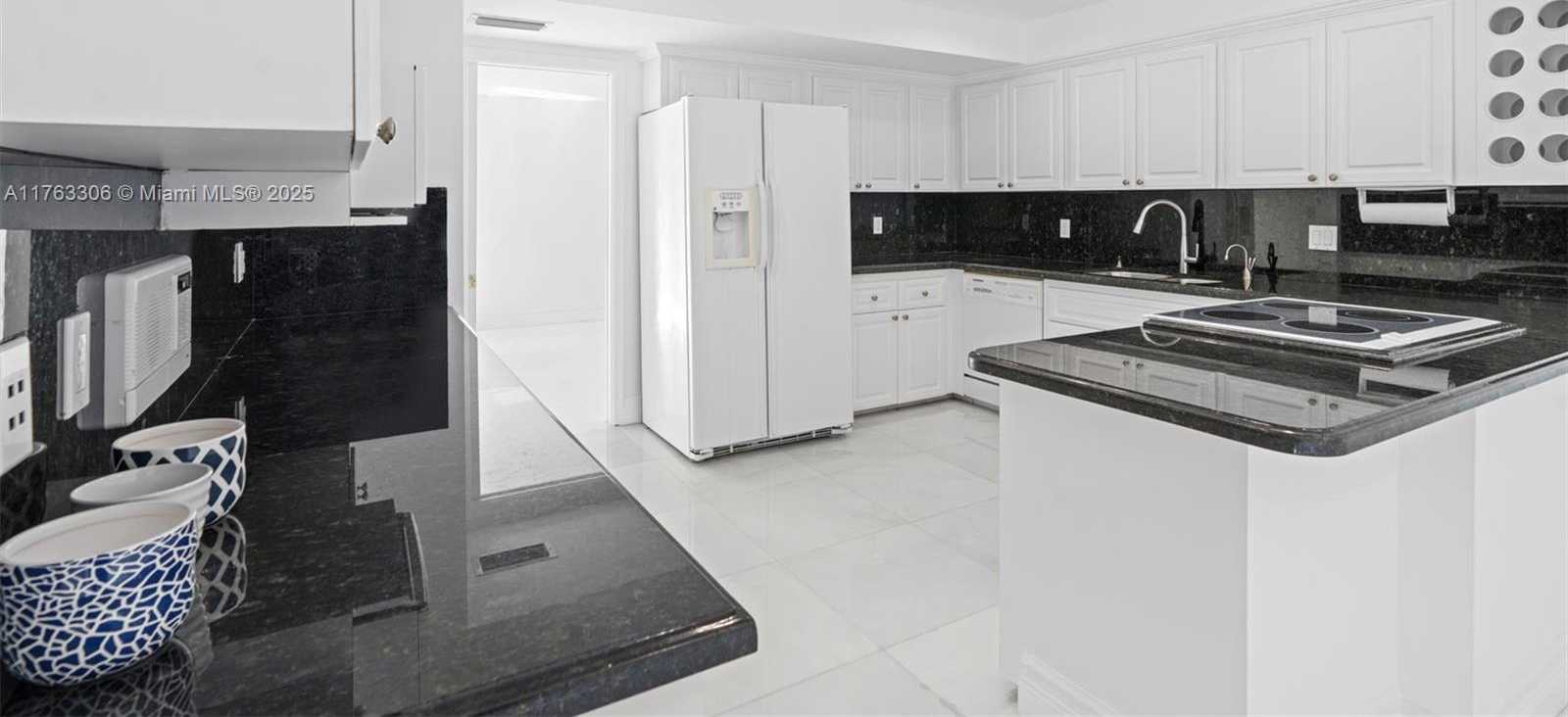 Small Image of 6795 BROOKLINE DR, Hialeah Number 19