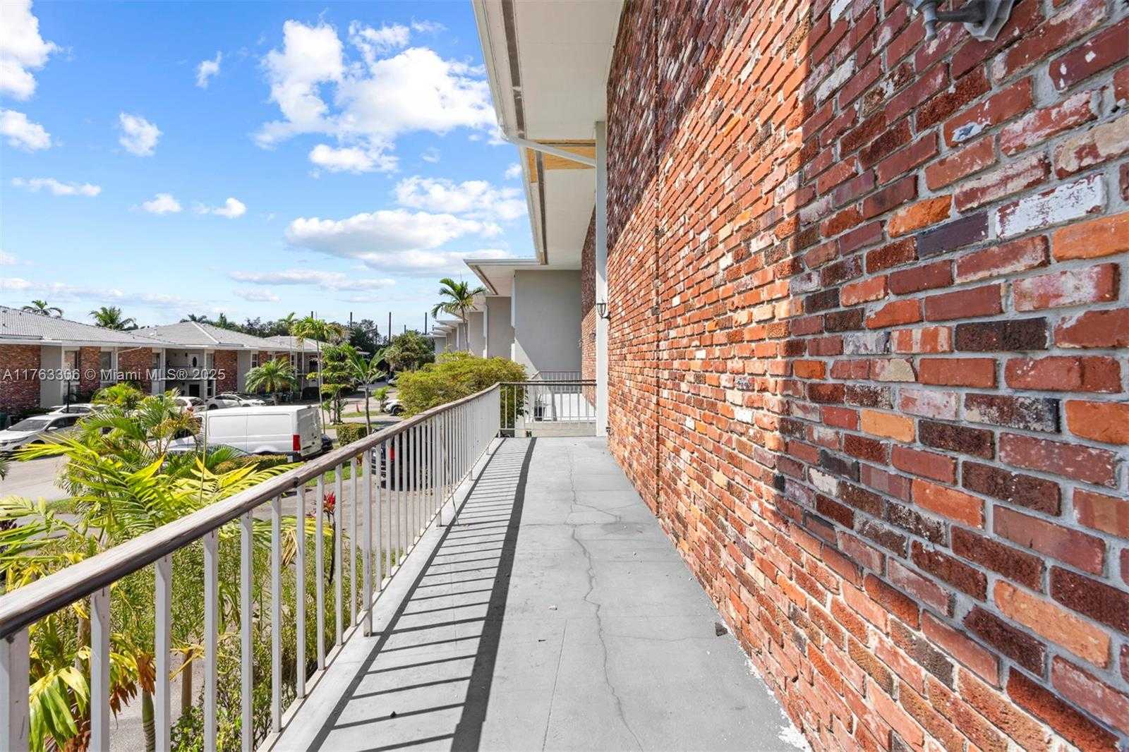 Small Image of 6795 BROOKLINE DR, Hialeah Number 21