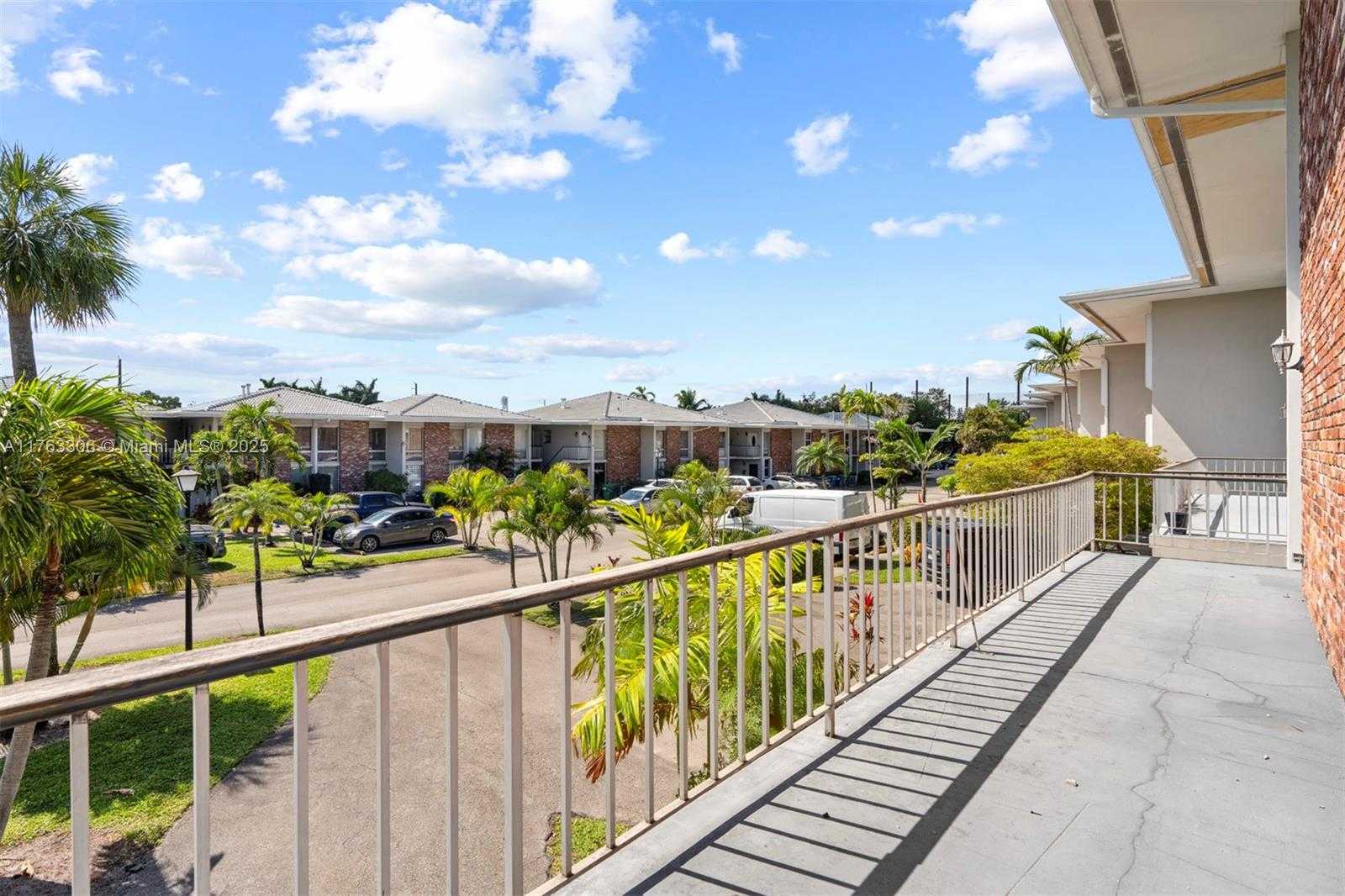 Small Image of 6795 BROOKLINE DR, Hialeah Number 22