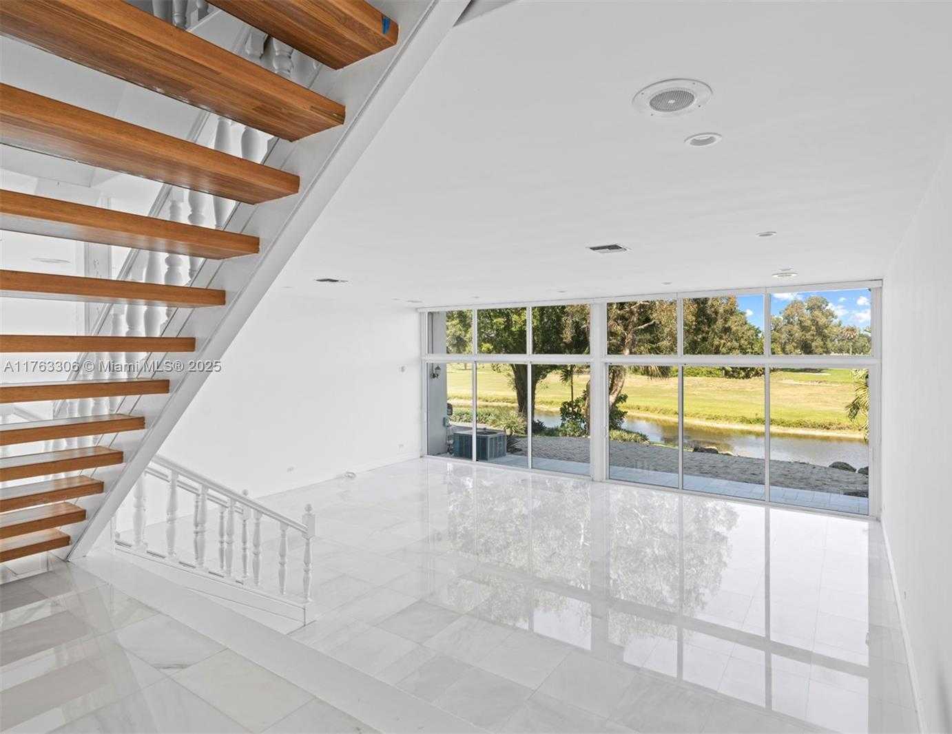 Small Image of 6795 BROOKLINE DR, Hialeah Number 24