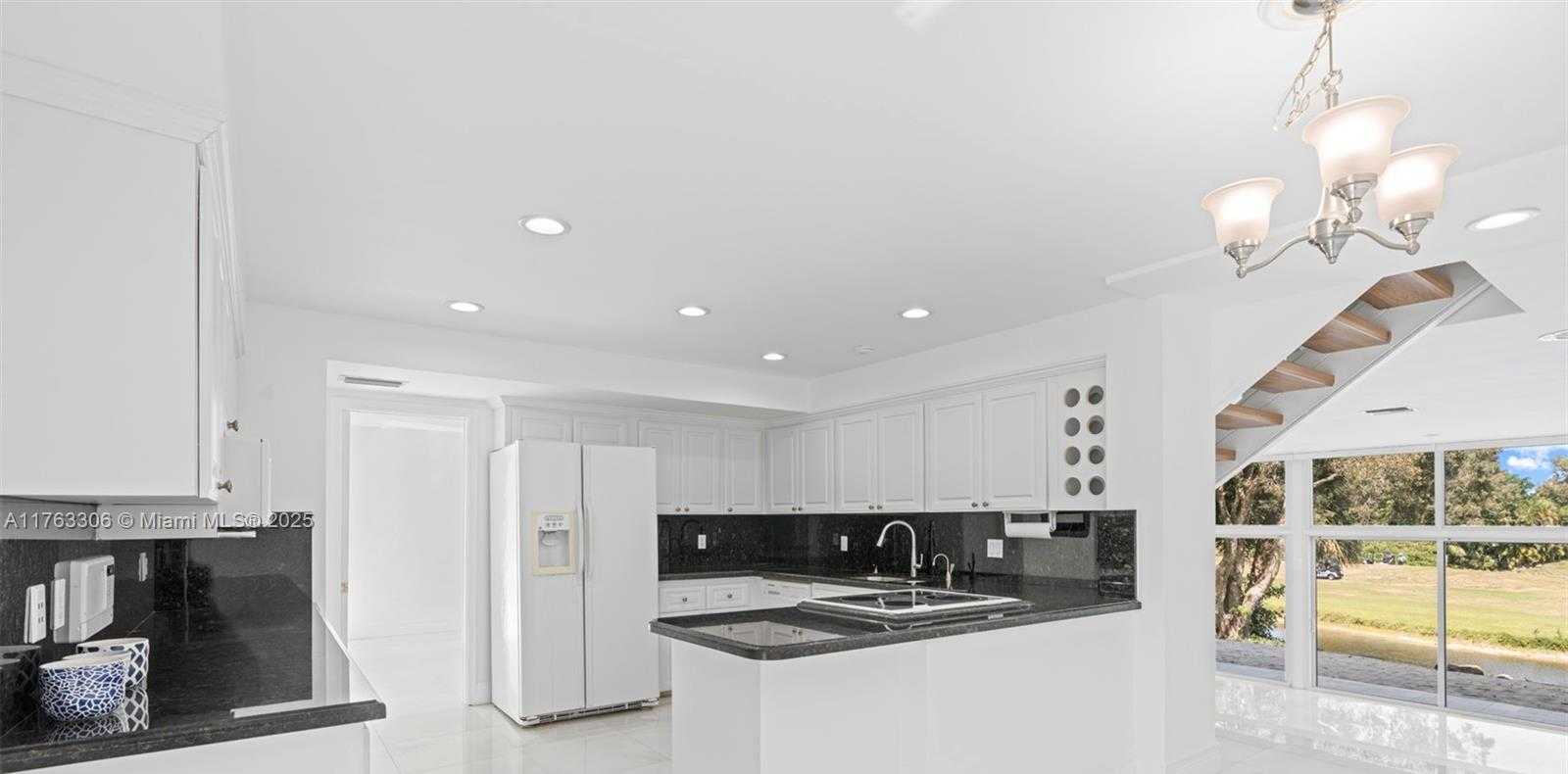 Small Image of 6795 BROOKLINE DR, Hialeah Number 34