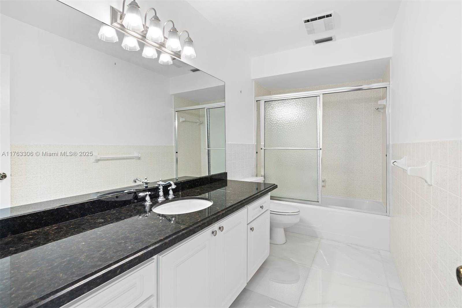 Small Image of 6795 BROOKLINE DR, Hialeah Number 48
